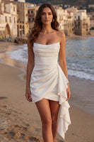 Laden Sie das Bild in den Galerie-Viewer, Tüll Elfenbein Herzausschnitt Mini Standesamt Kleid mit Rüschen