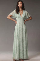 Laden Sie das Bild in den Galerie-Viewer, Dusty Sage V-Ausschnitt Chiffon A-Linie Midi Kleid mit kurzen Ärmeln