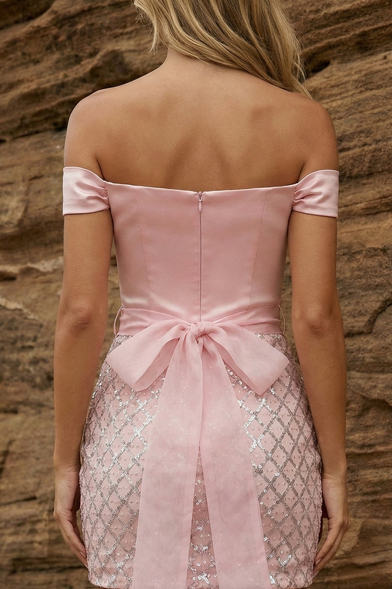 Laden Sie das Bild in den Galerie-Viewer, Off-the-shoulder pinke Bodycon-Pailletten-Homecoming-Kleid mit Gürtel