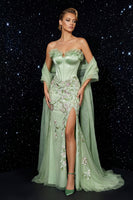 Laden Sie das Bild in den Galerie-Viewer, Grünes Trägerloses Korsett Meerjungfrauen Stickerei Abendkleid mit Schlitz
