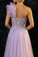 Laden Sie das Bild in den Galerie-Viewer, Glitzerndes Lila Applikiertes Einschulter Meerjungfrauen Abendkleid mit Schlitz