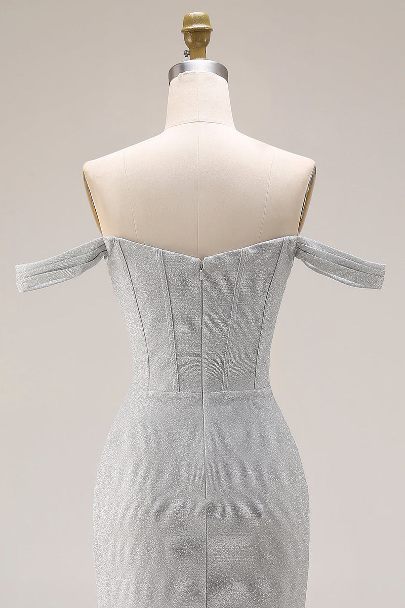 Laden Sie das Bild in den Galerie-Viewer, Hellgraues Schulterfreies Meerjungfrauen Plissiertes Langes Ballkleid mit Schlitz