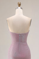 Laden Sie das Bild in den Galerie-Viewer, Staubiges Pflaume Trägerloses Meerjungfrauen Langes Abschlussballkleid mit Schlitz