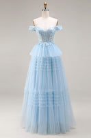 Laden Sie das Bild in den Galerie-Viewer, Prinzessin Himmelblaues Schulterloses Rüschendes Langes Tüll Ballkleid mit Stickerei