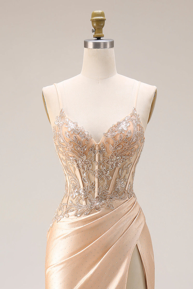 Laden Sie das Bild in den Galerie-Viewer, Champagner Perlenbesetztes Meerjungfrauen Korsett Langes Satin Ballkleid mit Schlitz