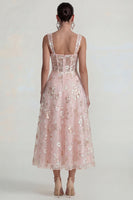 Laden Sie das Bild in den Galerie-Viewer, Glitzerndes Rosa Applikiertes Quadratisches Korsett Midi Kleid
