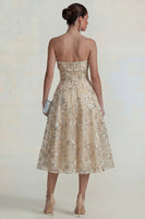 Laden Sie das Bild in den Galerie-Viewer, Glitzerndes Blumen Applikiertes Rosa Trägerloses A-Linie Midi Kleid