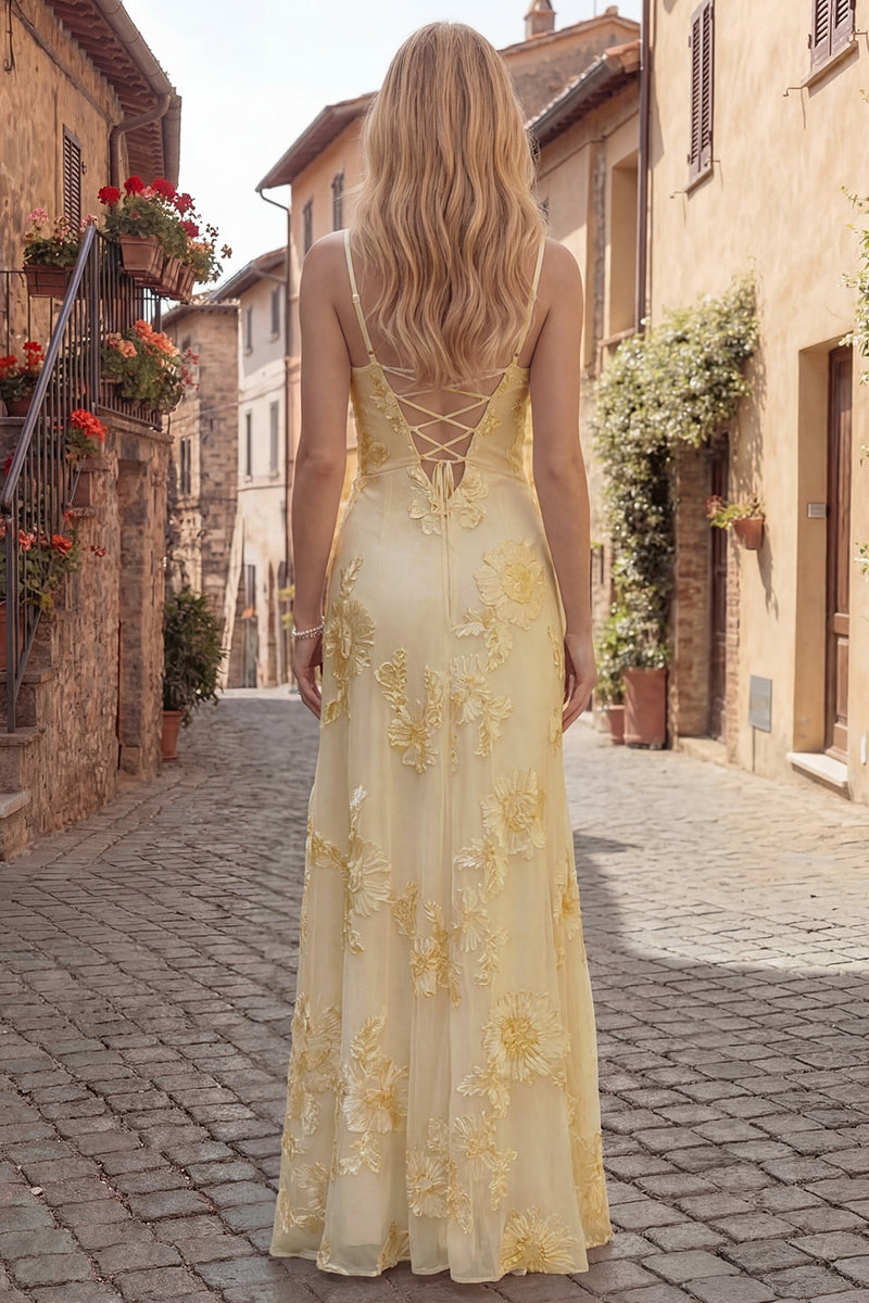 Laden Sie das Bild in den Galerie-Viewer, Gelbes A-Linie Spaghetti-Träger Rückenschnürung Langes Abschlussballkleid mit Blumenstickerei