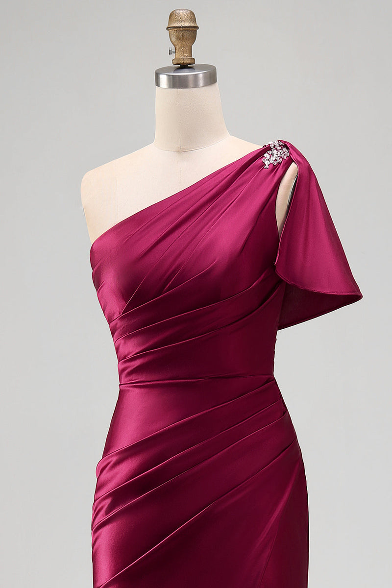 Laden Sie das Bild in den Galerie-Viewer, Ein Schulter-Burgunderrot gerafftes Satin-Meerjungfrauen-Maxi-Maxi-Kleidungsstück mit Seitenschlitz