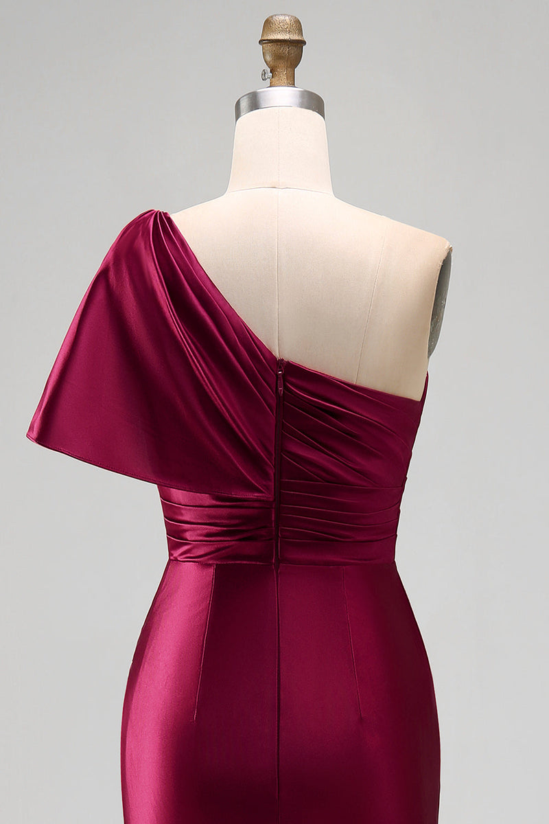 Laden Sie das Bild in den Galerie-Viewer, Ein Schulter-Burgunderrot gerafftes Satin-Meerjungfrauen-Maxi-Maxi-Kleidungsstück mit Seitenschlitz