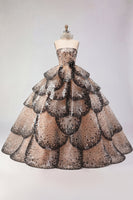 Laden Sie das Bild in den Galerie-Viewer, Gestuftes Ballkleid Trägerloses Schwarzes Aprikose Quinceanera-Kleid