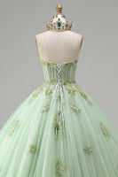 Laden Sie das Bild in den Galerie-Viewer, Grünes Trägerloses Korsett Appliquiertes Quinceanera Kleid