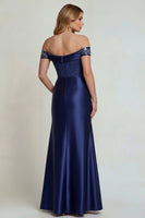 Laden Sie das Bild in den Galerie-Viewer, Marineblaues Schulterloses Satin Mutter der Braut Kleid mit Schlitz