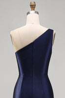 Laden Sie das Bild in den Galerie-Viewer, Marineblaues Einschulter Applikiertes Meerjungfrauen Satin Brautmutter Kleid mit Schlitz