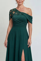 Laden Sie das Bild in den Galerie-Viewer, Dunkelgrünes Einschulter A-Linie Appliquiertes Mutter der Braut Kleid mit Schlitz
