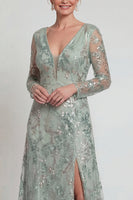 Laden Sie das Bild in den Galerie-Viewer, Grünes A-Linie Langärmeliges Pailletten Mutter der Braut Kleid mit Schlitz