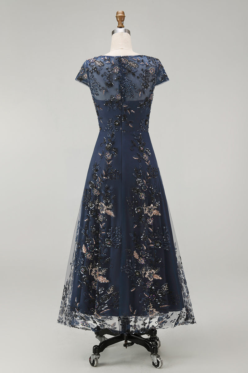 Laden Sie das Bild in den Galerie-Viewer, Glitzerndes Marineblaues Pailletten Bootsausschnitt Midi Mutter der Braut Kleid