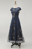 Laden Sie das Bild in den Galerie-Viewer, Glitzerndes Marineblaues Pailletten Bootsausschnitt Midi Mutter der Braut Kleid