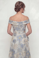 Laden Sie das Bild in den Galerie-Viewer, Staubiges Blau A-Linie Blüten Schulterfreies Mutter der Braut Kleid