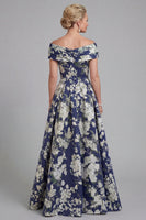 Laden Sie das Bild in den Galerie-Viewer, Marineblaues Schulterfreies Geblümtes Muster Mutter der Braut Kleid mit Taschen