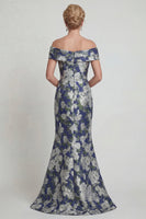 Laden Sie das Bild in den Galerie-Viewer, Marineblaues, schulterfreies Meerjungfrauen-Muster Mutter-der-Braut-Kleid mit Taschen