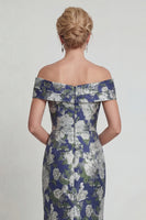 Laden Sie das Bild in den Galerie-Viewer, Marineblaues, schulterfreies Meerjungfrauen-Muster Mutter-der-Braut-Kleid mit Taschen