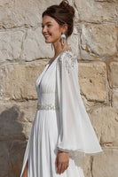 Laden Sie das Bild in den Galerie-Viewer, Elfenbein Chiffon Perlen Langes Hochzeitskleid mit Schlitz