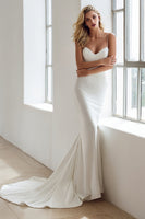 Laden Sie das Bild in den Galerie-Viewer, Elfenbein Spaghettiträger Satin Meerjungfrauen Sweep Schleppe Brautkleid mit Spitze