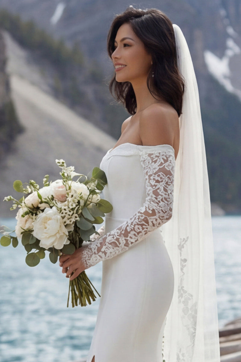 Laden Sie das Bild in den Galerie-Viewer, Elfenbein Mermaid Schulterfreies Sweep Schleppe Brautkleid mit Schlitz