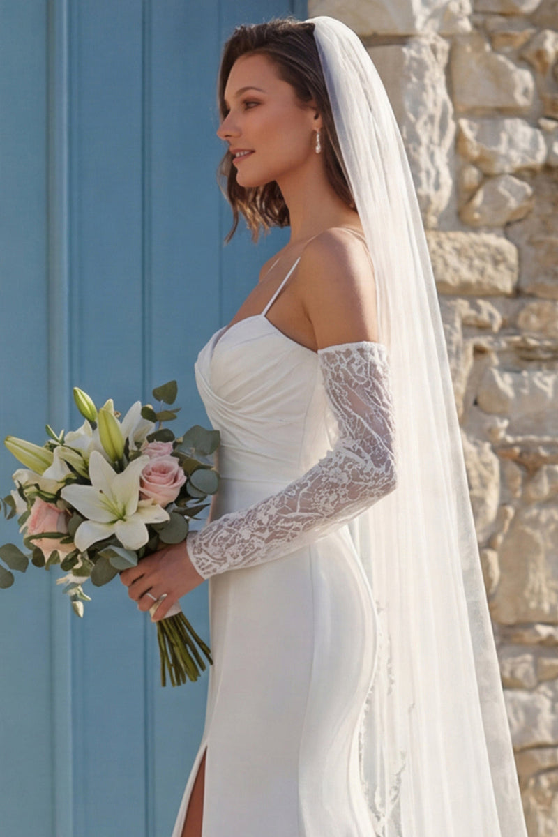 Laden Sie das Bild in den Galerie-Viewer, Elfenbein Mermaid Spaghetti-Träger Sweep Schleppe Hochzeitskleid mit Schlitz