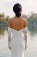 Laden Sie das Bild in den Galerie-Viewer, Elfenbein Satin Meerjungfrauen Schulterfreies Sweep Schleppe Brautkleid mit Ärmeln