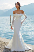 Laden Sie das Bild in den Galerie-Viewer, Elfenbein Meerjungfrau Schulterfreies Sweep Schleppe Boho Hochzeitskleid mit Ärmeln