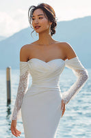 Laden Sie das Bild in den Galerie-Viewer, Elfenbein Meerjungfrau Schulterfreies Sweep Schleppe Boho Hochzeitskleid mit Ärmeln