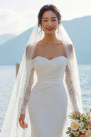Laden Sie das Bild in den Galerie-Viewer, Elfenbein Meerjungfrau Schulterfreies Sweep Schleppe Boho Hochzeitskleid mit Ärmeln