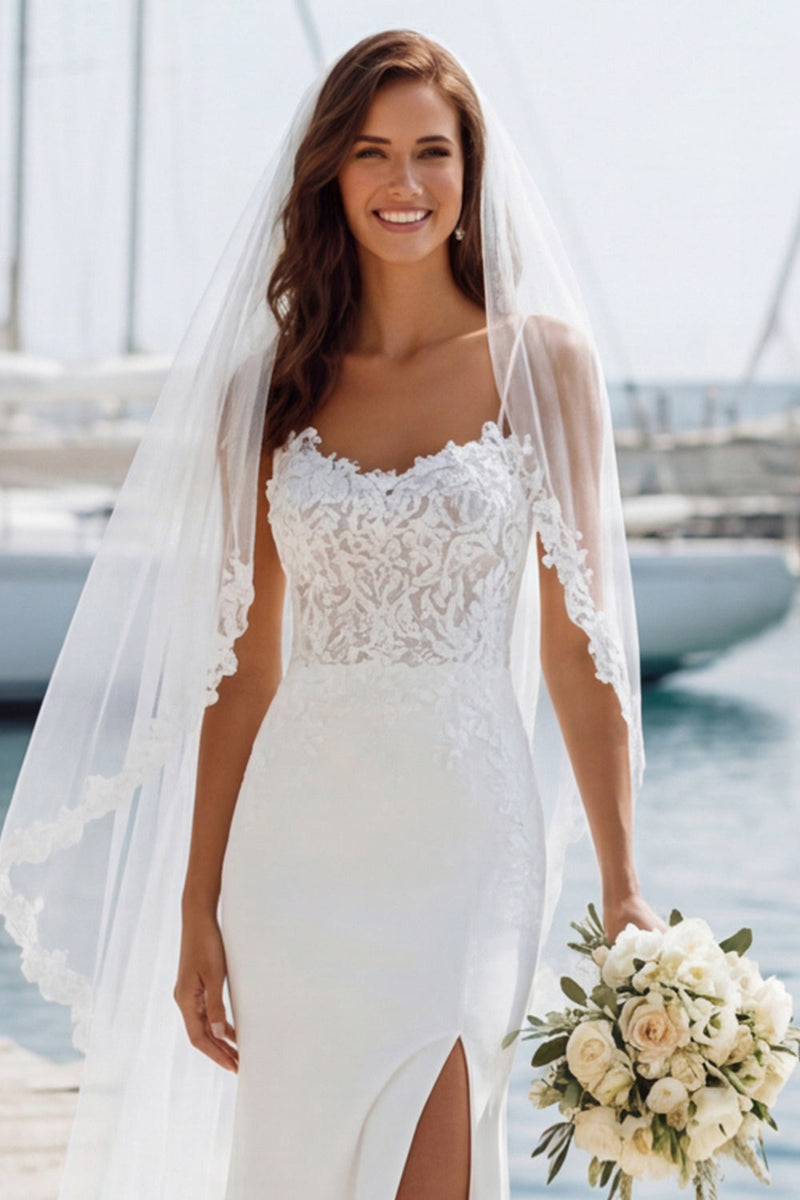 Laden Sie das Bild in den Galerie-Viewer, Ivory Spaghetti Straps Mermaid Appliqued Long Wedding Dress with Slit