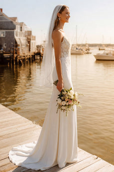 Elfenbein Scheide Applikation Hochzeitskleid mit Spaghettiträgern und Sweep-Schleppe