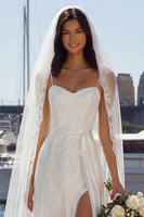 Laden Sie das Bild in den Galerie-Viewer, Elfenbein Scheide Satin Langes Hochzeitskleid mit Schlitz