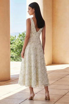 Hellgrünes Appliquiertes V-Ausschnitt A-Linie Midi Hochzeitsgast Kleid