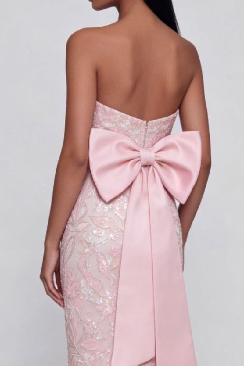 Laden Sie das Bild in den Galerie-Viewer, Appliquiertes Bowknot Rosa Trägerloses Midi Kleid mit Rückenschlitz
