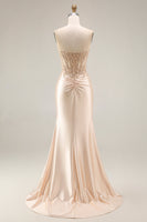 Laden Sie das Bild in den Galerie-Viewer, Champagner-Satin-Korsett Meerjungfrauen-Applikiertes langes Abschlussballkleid mit Schlitz