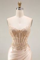 Laden Sie das Bild in den Galerie-Viewer, Champagner-Satin-Korsett Meerjungfrauen-Applikiertes langes Abschlussballkleid mit Schlitz
