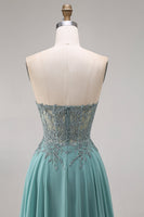 Laden Sie das Bild in den Galerie-Viewer, Chiffon Eukalyptus Herzausschnitt Korsett A-Linie Applikiertes Langes Abschlussballkleid mit Schlitz