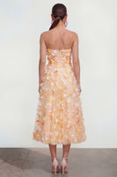 Laden Sie das Bild in den Galerie-Viewer, Champagner Trägerloses A-Linie Midi-Kleid mit 3D-Blumen