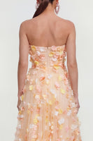 Laden Sie das Bild in den Galerie-Viewer, Champagner Trägerloses A-Linie Midi-Kleid mit 3D-Blumen
