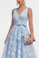 Laden Sie das Bild in den Galerie-Viewer, Lila A-Linie V-Ausschnitt Midi Blumenkleid mit Schleife