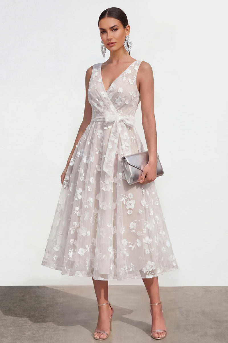 Laden Sie das Bild in den Galerie-Viewer, Lila A-Linie V-Ausschnitt Midi Blumenkleid mit Schleife