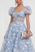 Laden Sie das Bild in den Galerie-Viewer, Blaues Blumen A-Linie Spitze Midi-Kleid mit Puffärmeln