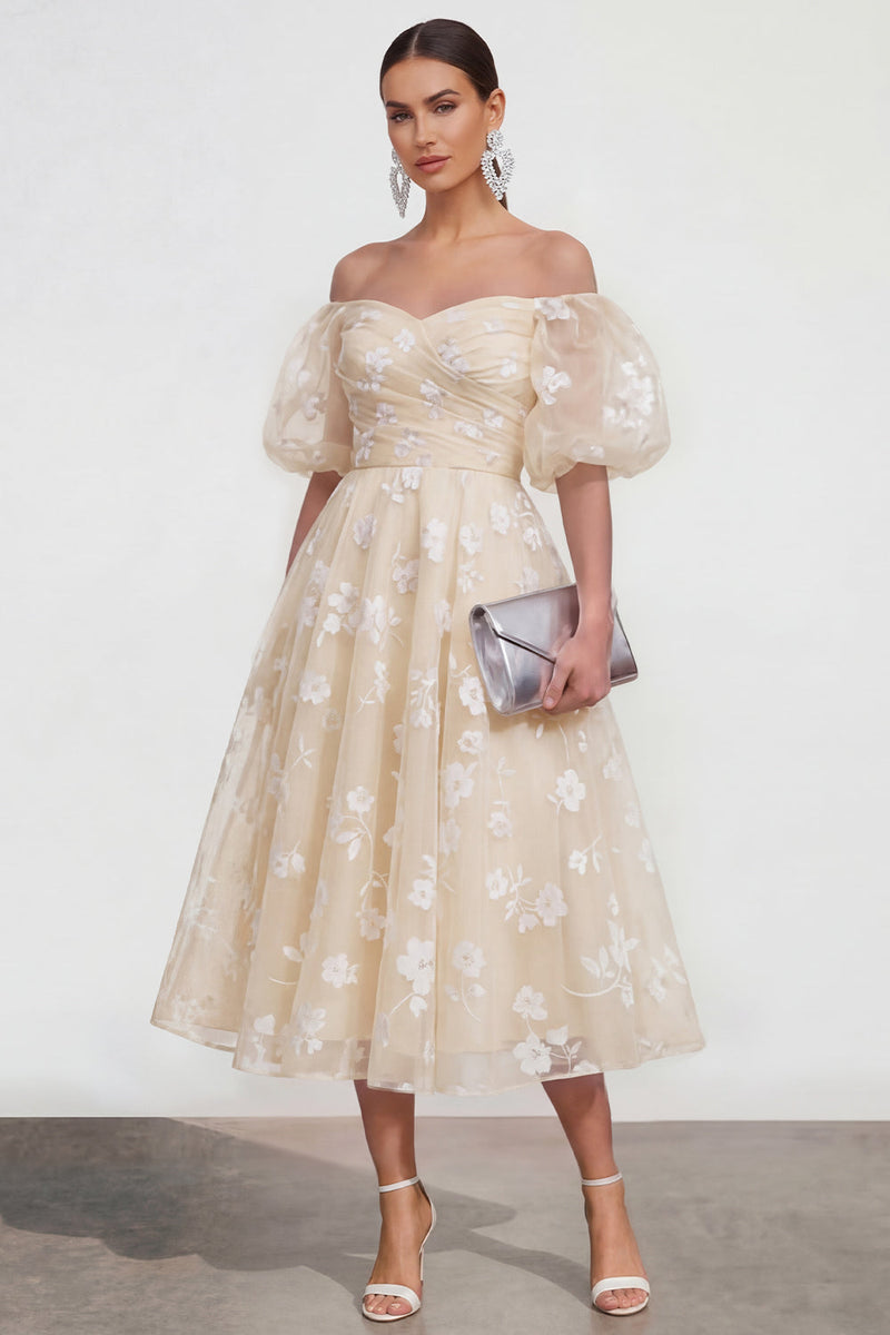 Laden Sie das Bild in den Galerie-Viewer, Schulterfreies A-Linie Rosa Midi Blumenkleid mit Schnürung hinten