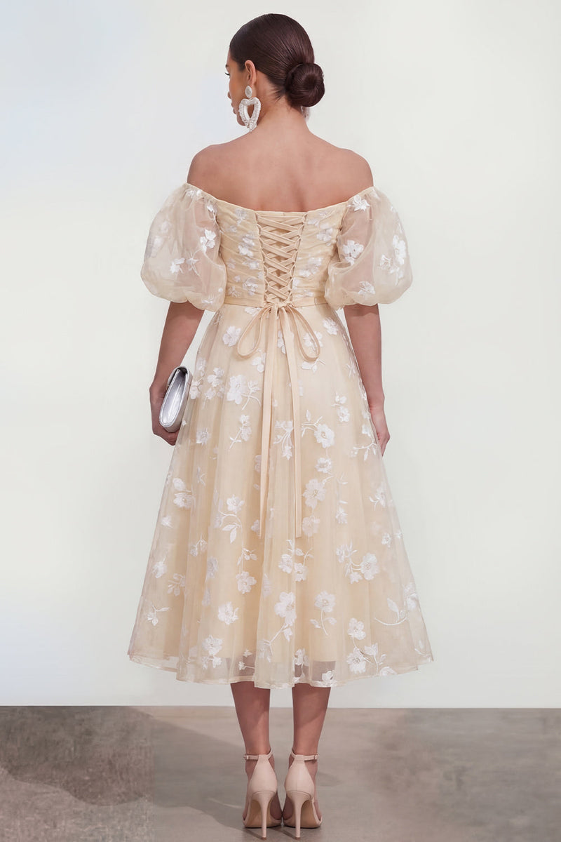 Laden Sie das Bild in den Galerie-Viewer, Schulterfreies A-Linie Rosa Midi Blumenkleid mit Schnürung hinten