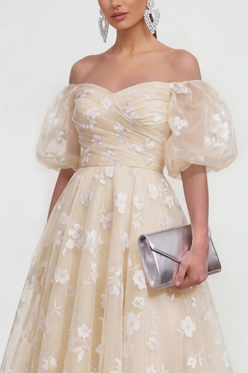 Laden Sie das Bild in den Galerie-Viewer, Schulterfreies A-Linie Rosa Midi Blumenkleid mit Schnürung hinten